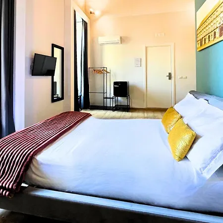 Palazzo Goyze * Naples